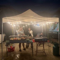 ซุ้มหม่าล่า (หน้าอู่รถเมล์ท่าอิฐ)