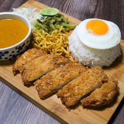 ใหม่!!ข้าวซอยแท้(ไก่กรอบ,ปลากรอบ)