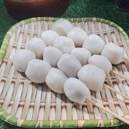 ลูกชิ้น-ทอดยำ -