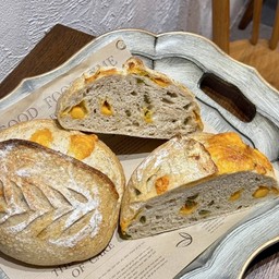 Jalapeno Cheddar Sourdough (Half loaf)