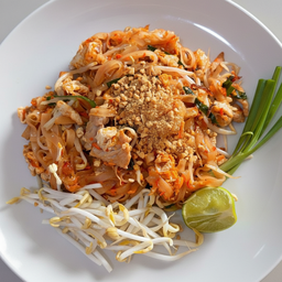 ผัดไทยเส้นจันท์ หมูสด ใส่ไข่