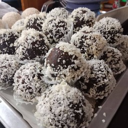 Kala Jamun กาล่าจามุน