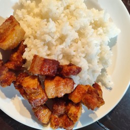 ข้าวหมูทอด
