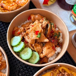 ข้าวกะเพราหมูชิ้น