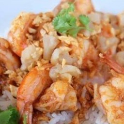 ข้าวหน้ากุ้งกระเทียม