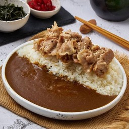 ข้าวแกงกะหรี่หมูหมักพริกไทยดำผัดซอสเกาหลี