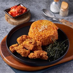 เบนโตะข้าวผัดกิมจิไก่ทอด ฟรี! เครื่องเคียงและซุปมิโสะ