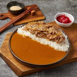 ข้าวแกงกะหรี่หมูสันคอผัดซอสยากินิขุ