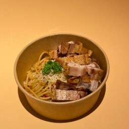 สปาเก็ตตี้กะปิหมูกรอบ ARVIE