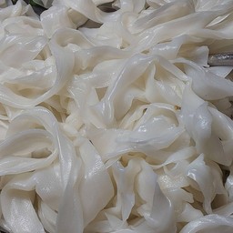 โรงเส้นเฮเลนต้มยำหมูสับ-ตามสั่ง ท่าพระ