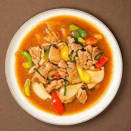 ผัดเปรึ้ยวหวานหมู กับข้าว