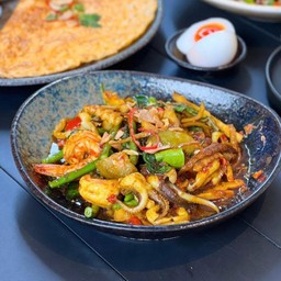 ผัดฉ่าทะเล ( Pad Cha Seafood )