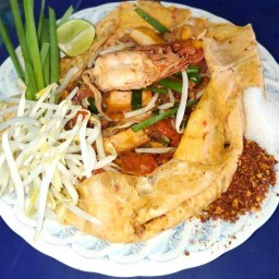 อิ่มดึกผัดไท หอยทอด