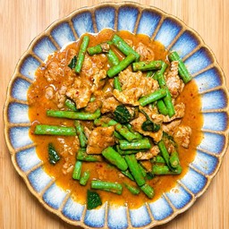ผัดพริกแกงหมู กับข้าว