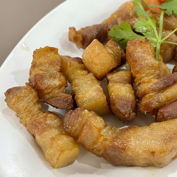 หมูสามชั้นทอดน้ำปลา