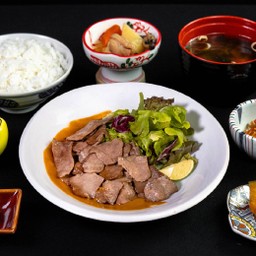 GYUTAN SET