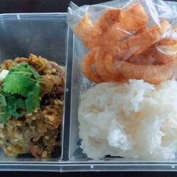 ข้าว+น้ำพริกหนุ่ม+แคปหมู