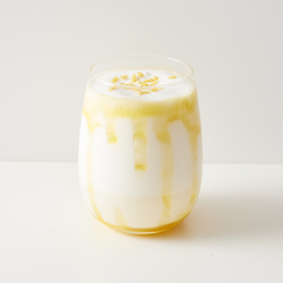 Mango sticky rice milk (นมข้าวเหนียวมะม่วง)