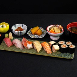 SUSHI 6 PCS & MAKI SET