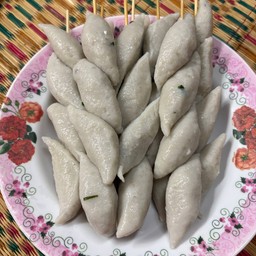 ลูกชิ้นปลา (แหลม)