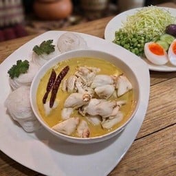 ขนมจีนน้ำยาปู by มอลลี่
