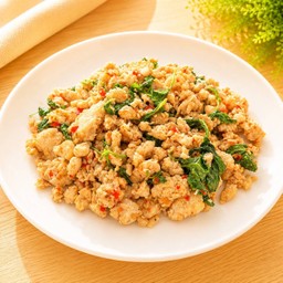 กะเพราอกไก่สับ