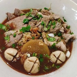 เกาเหลาหมูน้ำตก ( หมูตุ๋น+หมูสด )