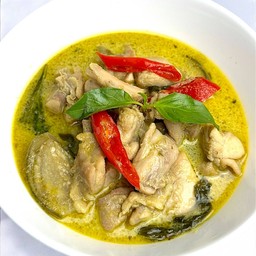 ข้าวเขียวหวานสะโพกไก่ไร้หนัง