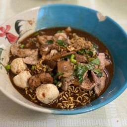ก๋วยเตี๋ยวหมูน้ำตก By พี่เฟิร์น