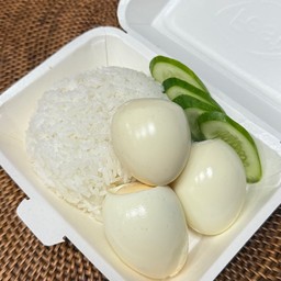 ข้าวไข่ต้ม 3 ฟอง