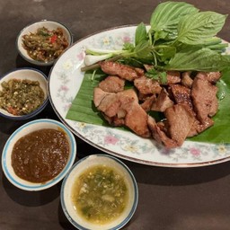 นมหมูย่าง