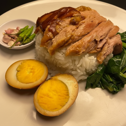 ข้าวขาหมูเนื้อล้วน