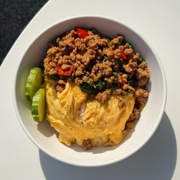 ข้าวไข่ข้นกระเพราหมูสับ