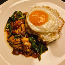 ข้าวกระเพราขาหมู