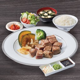 ชุดสเต๊กเนื้อสันใน