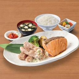 ชุดปลาแซลมอนเทอริยากิและหมูคุโรบุตะสเต็ก