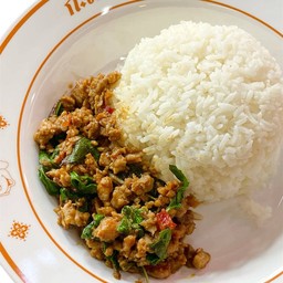 กะเพราเนื้อสับโคขุน (ราดข้าว)