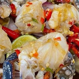 ยำปูม้า กุ้งสด แมงกะพรุน หอยนางรม ทะเลสดๆ ยำปูม้าสด กุ้งสด หอยนางรม ทะเลสด