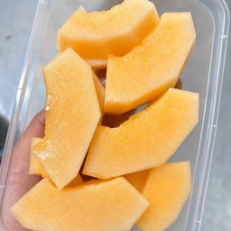 แคนตาลูป (ใครชอบหวานแต่ไม่หวานแสบคอ จัดเลย)