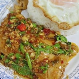 เตี๋ยว ข้าวซี่โครงอ่อนหมูตุ๋น ผัดไทย เลิฟเลิฟ พหล34 พหล34