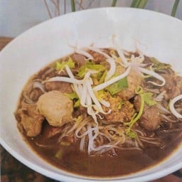 ก๋วยเตี๋ยวเรือ ชาญข้าว ท่าอิฐ  นนทบุรี