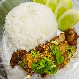 หมูกรอบทอดกระเทียมพริกไทย