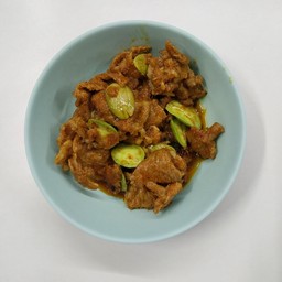 ผัดหมูสตอ