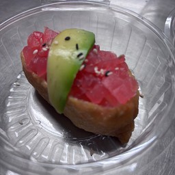 ทูน่ามากุโระ อินาริ ซูชิ