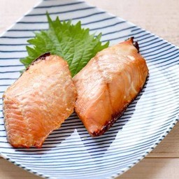 แซลมอนย่าง (2ชิ้น) / Grill Salmon (2Pcs)