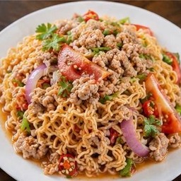 ยำมาม่าหมูสับ