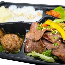 เซทวากิวแฮมเบิร์ก&ลิ้นเบนโตะ (Wagyu Hamburg & Tounge Bento)