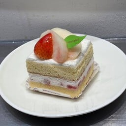 Yamanashi White Peach Square Cake