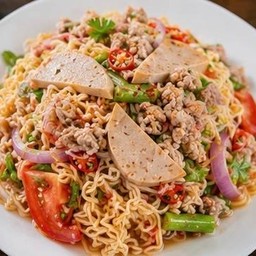 ยำมาม่าหมูยอ +หมูสับ