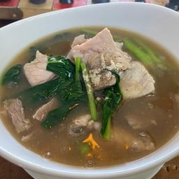 ราดหน้าหมูหมัก ( หมูจุ่มศรีนคร )